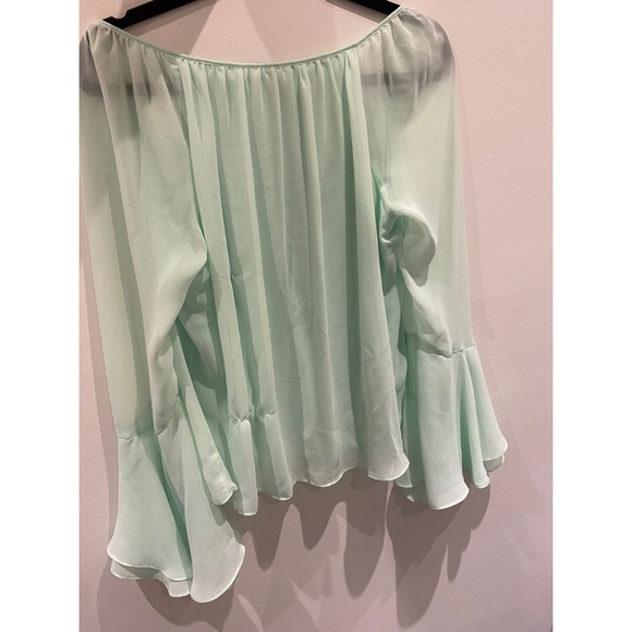 Guess by Marciano blouse - Picture 3 of 3